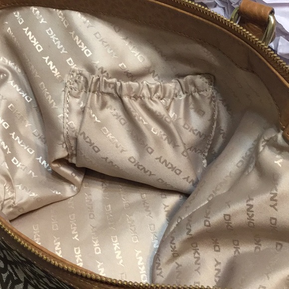 Donna Karen purse/overnight bag - Picture 7 of 8